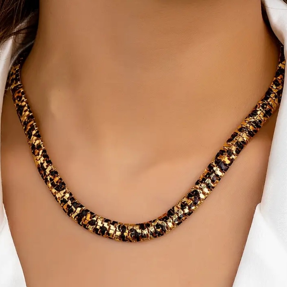Chic Gold And Black Women's Necklace